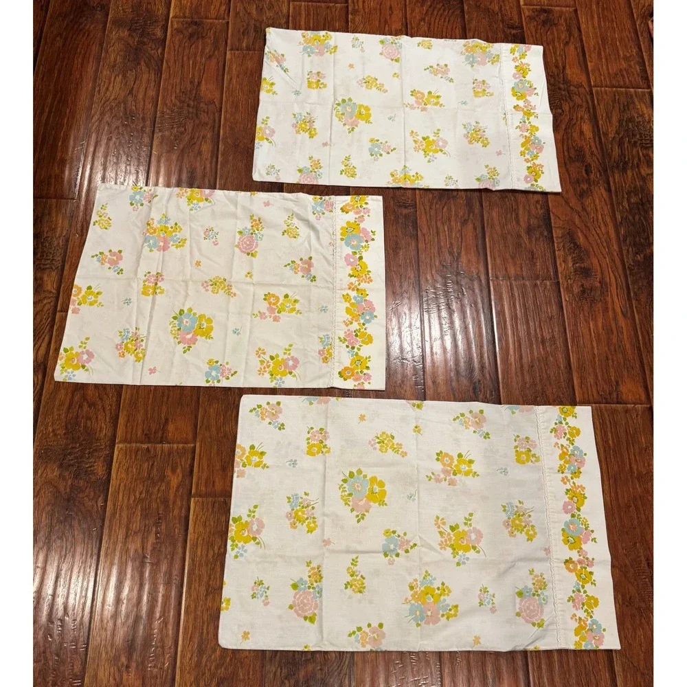 Fashion Manor Pillowcases White Floral Set of 3 Vintage Eyelet Trim 19.5x30